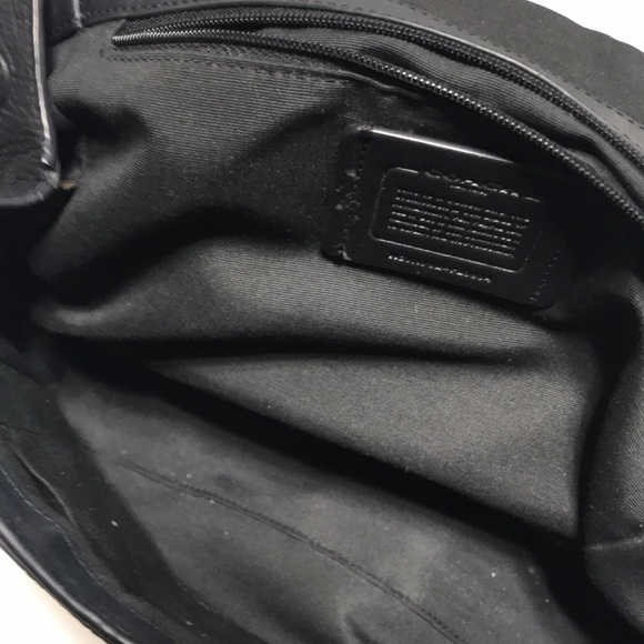 Coach pebble/croc embossed leather bag with double straps with gold tone hardwar - Picture 7 of 7